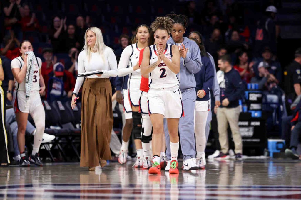 Jada Williams (2) - TUCSON, ARIZ. — Women’s Basketball vs Seattle University at McKale Memorial Center Photo by Catherine Regan / Arizona Athletics